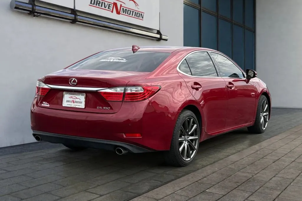 More photos of 2015 Lexus ES 350 Sedan 4D at Drive N-Motion Thornton, CO