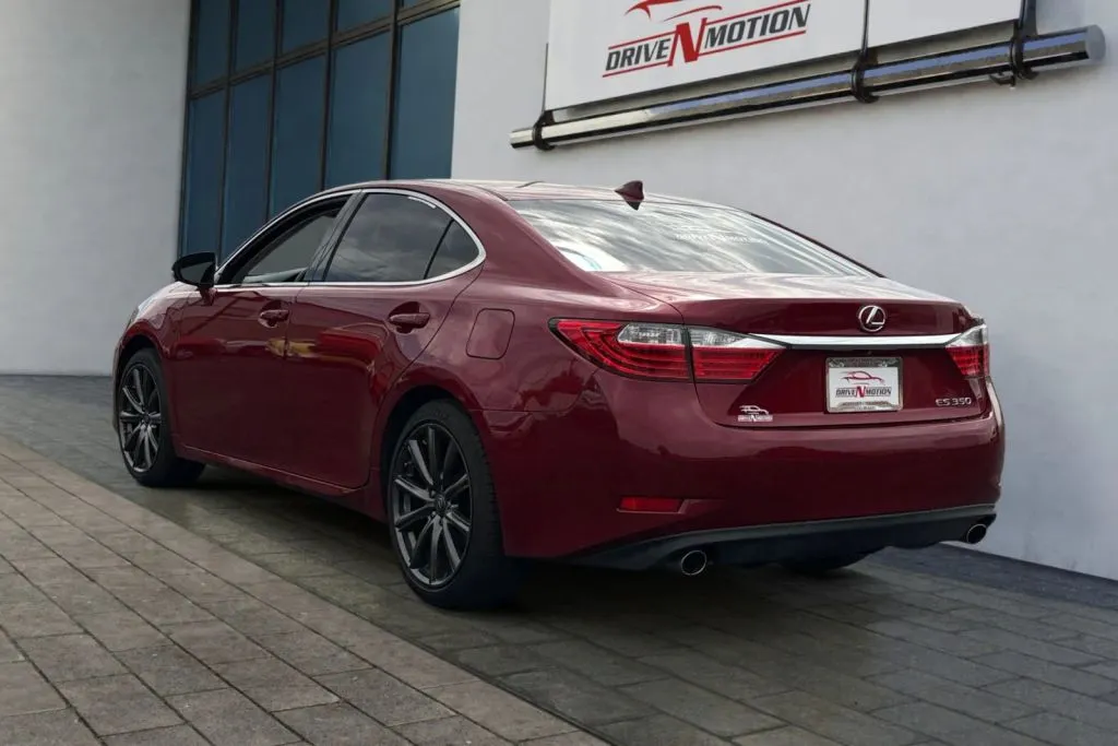 More photos of 2015 Lexus ES 350 Sedan 4D at Drive N-Motion Thornton, CO