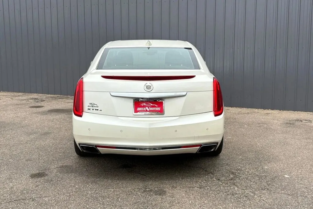 More photos of 2015 Cadillac XTS Premium Collection Sedan 4D at Drive N-Motion Thornton, CO