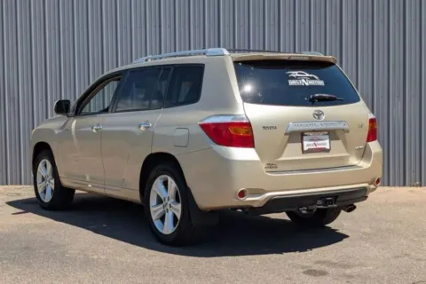 More photos of 2008 Toyota Highlander Limited Sport Utility 4D at Drive N-Motion Thornton, CO