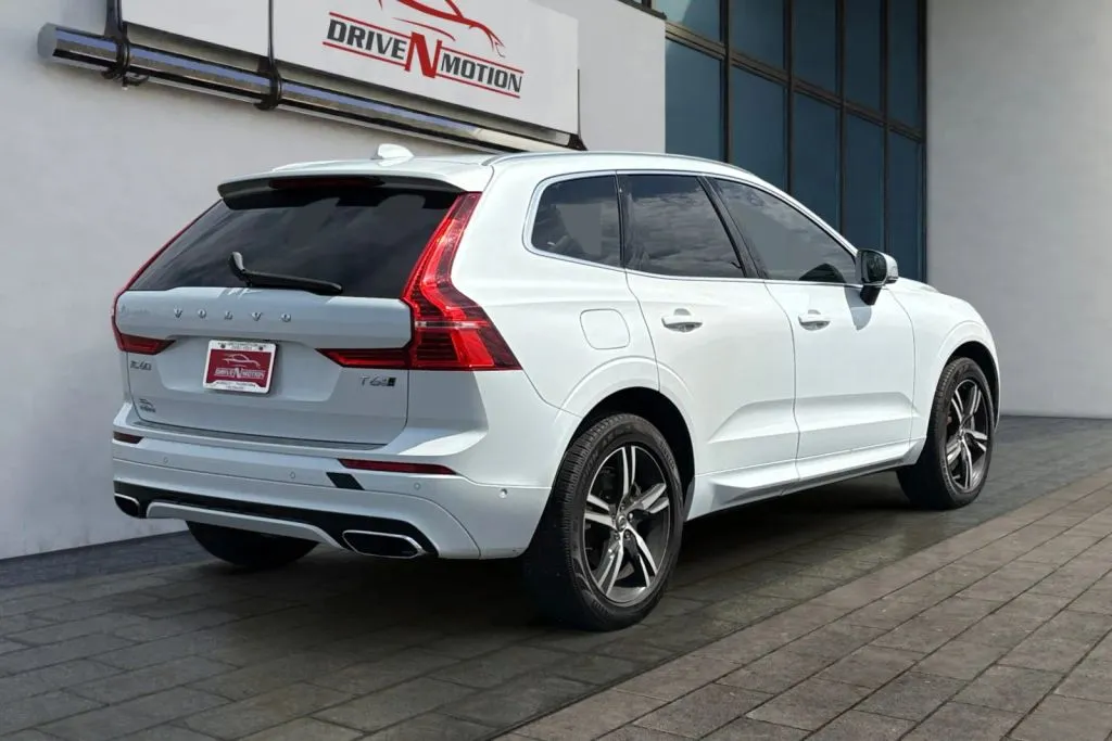 More photos of 2018 Volvo XC60 T6 R-Design Sport Utility 4D at Drive N-Motion Thornton, CO
