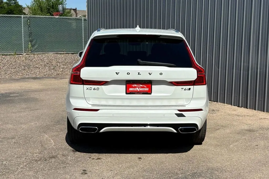 More photos of 2018 Volvo XC60 T6 R-Design Sport Utility 4D at Drive N-Motion Thornton, CO