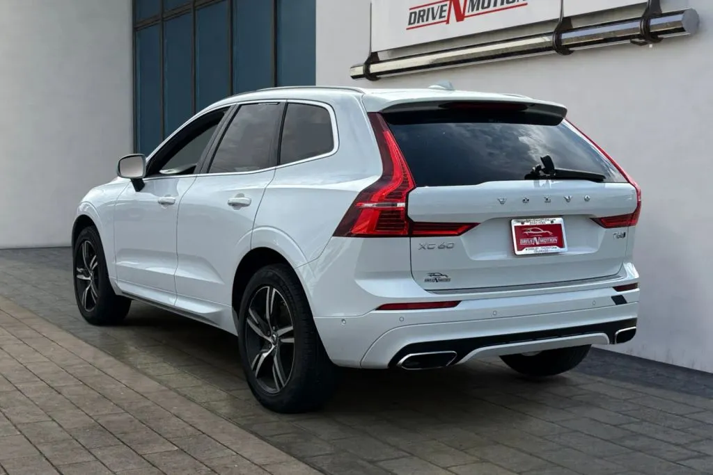 More photos of 2018 Volvo XC60 T6 R-Design Sport Utility 4D at Drive N-Motion Thornton, CO