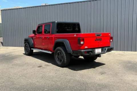 More photos of 2020 Jeep Gladiator Sport S Pickup 4D 5 ft at Drive N-Motion Thornton, CO