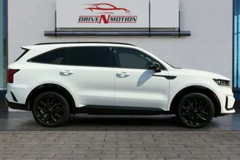 More photos of 2021 Kia Sorento SX Sport Utility 4D at Drive N-Motion Thornton, CO