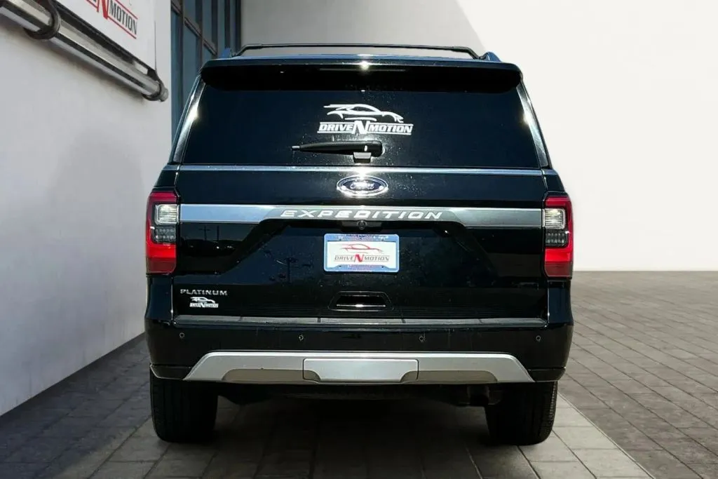 More photos of 2018 Ford Expedition Platinum Sport Utility 4D at Drive N-Motion Thornton, CO