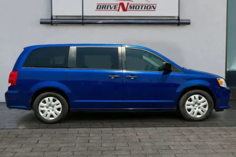 Another view of 2019 Dodge Grand Caravan Passenger SE Minivan 4D for sale in Thornton, CO at Drive N-Motion Thornton