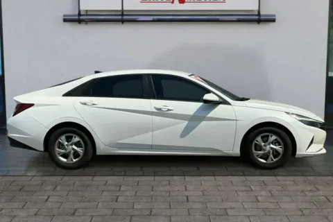 More photos of 2022 Hyundai Elantra SE Sedan 4D at Drive N-Motion Thornton, CO