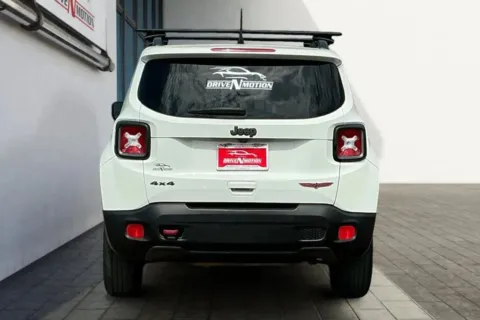 More photos of 2018 Jeep Renegade Trailhawk Sport Utility 4D at Drive N-Motion Thornton, CO