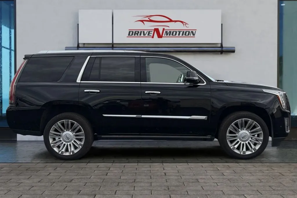 Another view of 2020 Cadillac Escalade Platinum Sport Utility 4D for sale in Thornton, CO at Drive N-Motion Thornton
