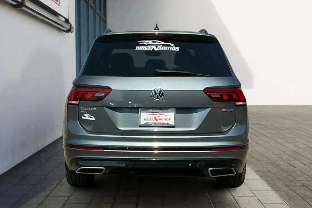 More photos of 2019 Volkswagen Tiguan 2.0T SEL R-Line Jet-Black 4Motion Sport Utility 4D at Drive N-Motion Thornton, CO