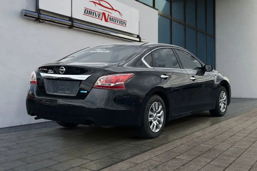 More photos of 2013 Nissan Altima 2.5 Sedan 4D at Drive N-Motion Thornton, CO