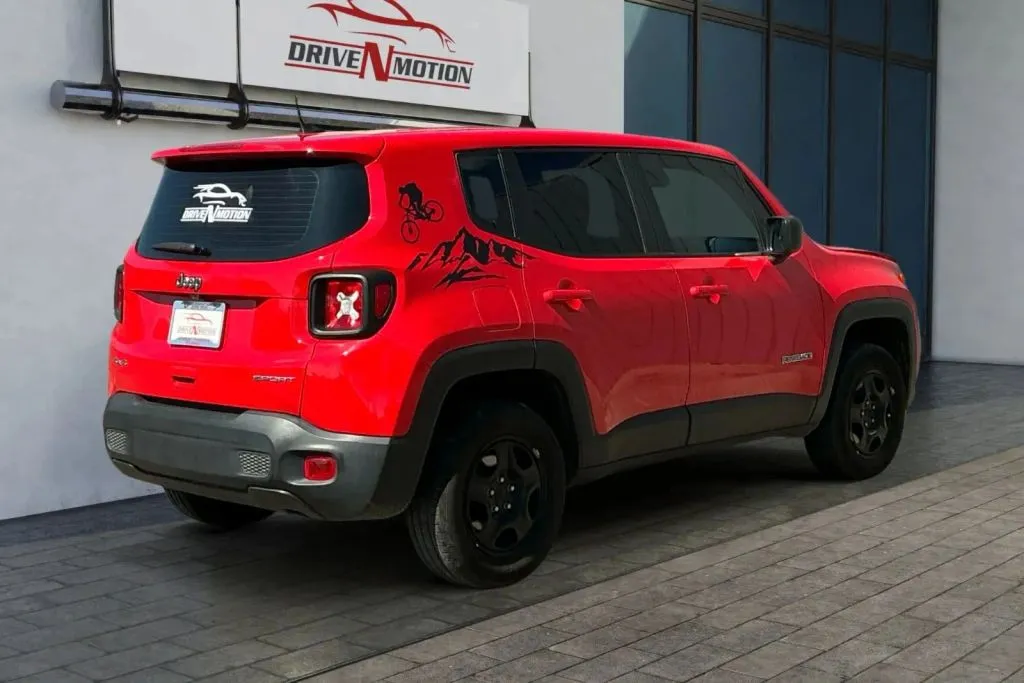 More photos of 2022 Jeep Renegade Sport SUV 4D at Drive N-Motion Thornton, CO