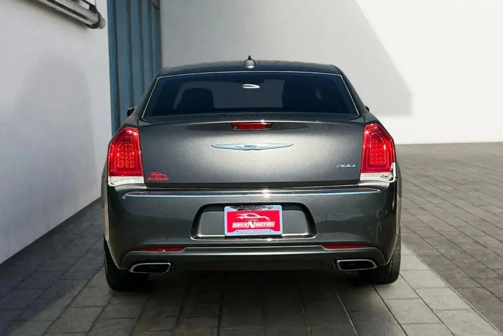 More photos of 2018 Chrysler 300 Limited Sedan 4D at Drive N-Motion Thornton, CO