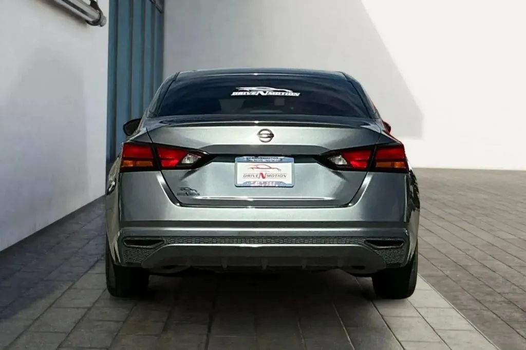 More photos of 2021 Nissan Altima 2.5 S Sedan 4D at Drive N-Motion Thornton, CO