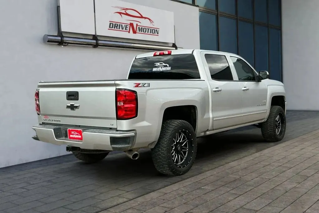 More photos of 2018 Chevrolet Silverado 1500 Crew Cab Z71 LT Pickup 4D 5 3/4 ft at Drive N-Motion Thornton, CO