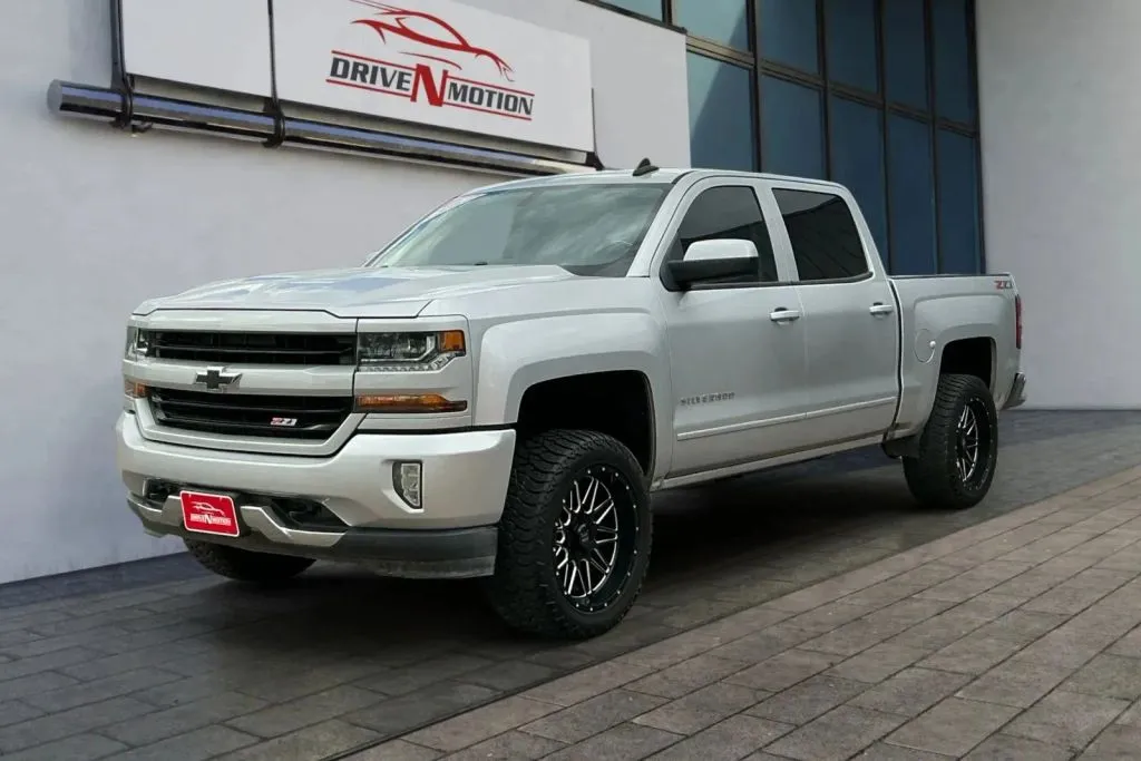 More photos of 2018 Chevrolet Silverado 1500 Crew Cab Z71 LT Pickup 4D 5 3/4 ft at Drive N-Motion Thornton, CO