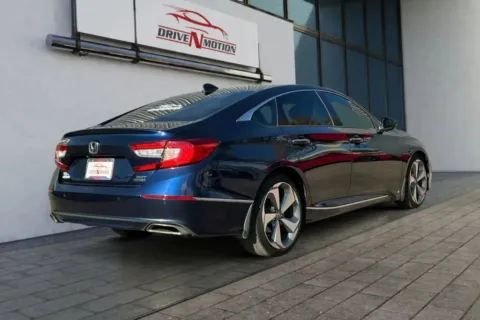 More photos of 2018 Honda Accord Touring Sedan 4D at Drive N-Motion Thornton, CO