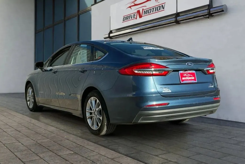 More photos of 2019 Ford Fusion SE Hybrid Sedan 4D at Drive N-Motion Thornton, CO