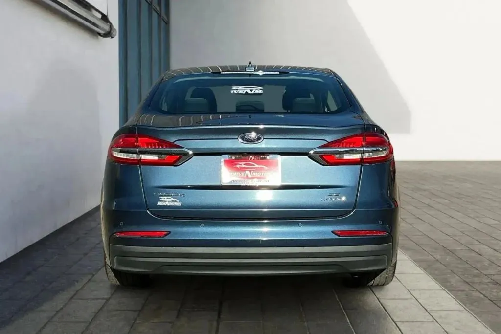 More photos of 2019 Ford Fusion SE Hybrid Sedan 4D at Drive N-Motion Thornton, CO