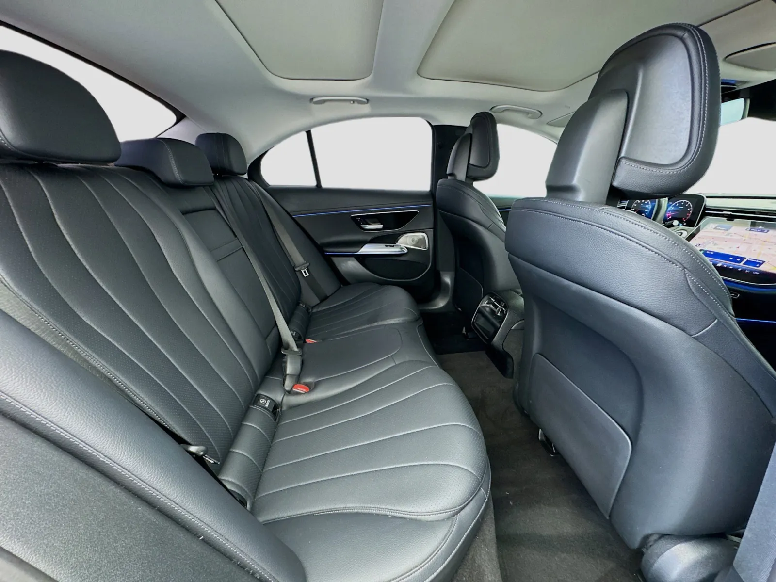 2024 Mercedes-Benz E-Class E350 - Photo 18