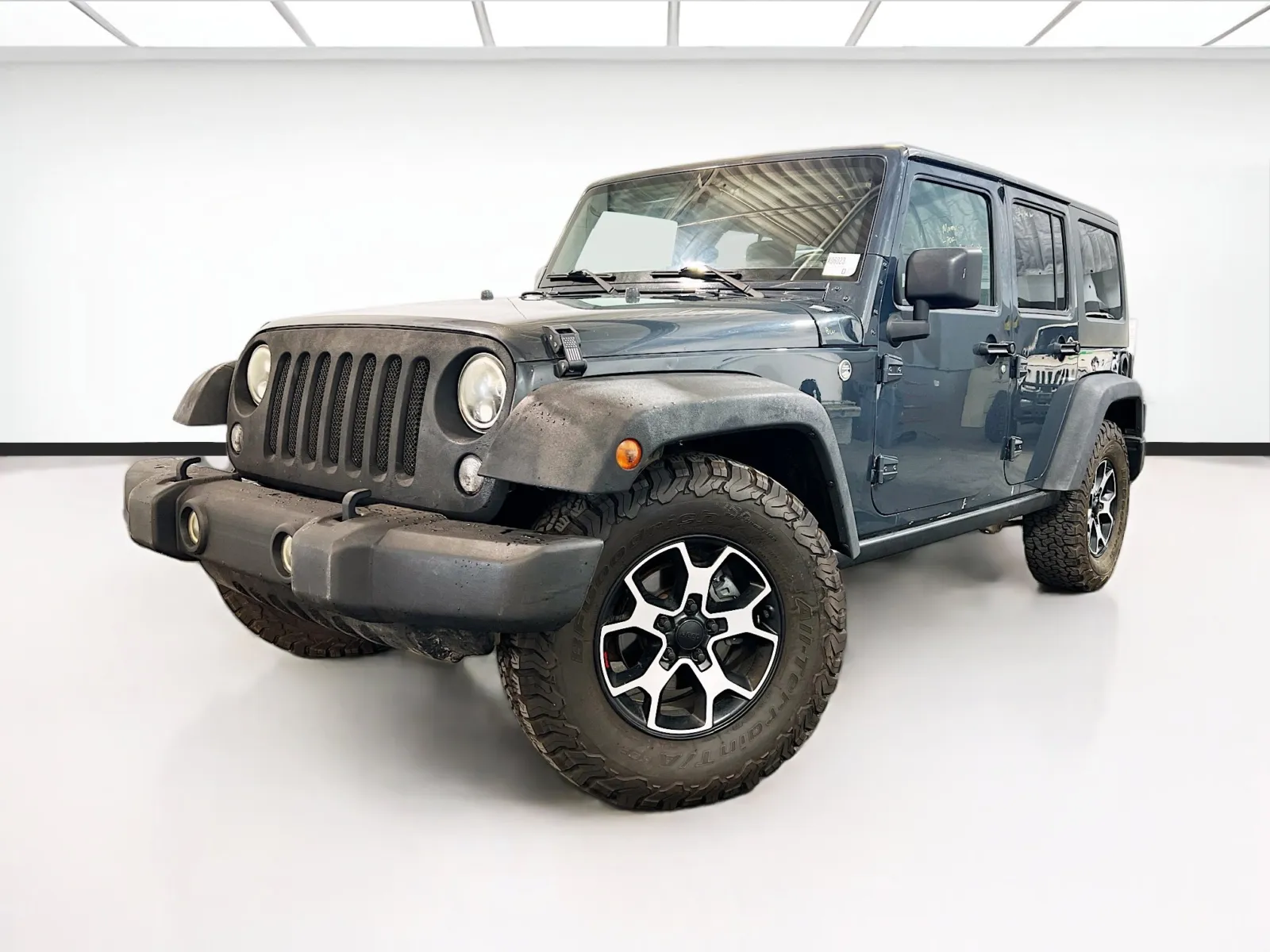 Gray 2018 Jeep Wrangler JK Unlimited Sport S for sale in Chandler, AZ