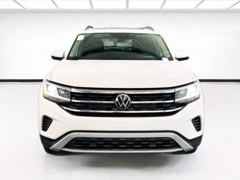 Photos of 2023 Volkswagen Atlas 3.6L V6 SE w/Technology for sale in Chandler, AZ at STG Auto Group of Chandler