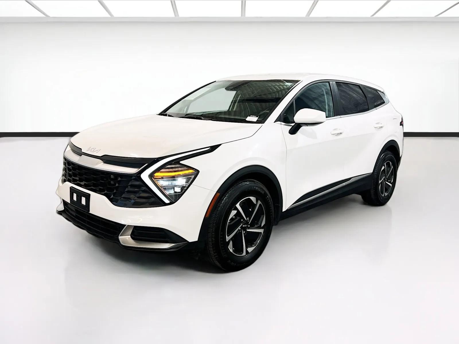 White 2025 Kia Sportage Hybrid LX for sale in Chandler, AZ