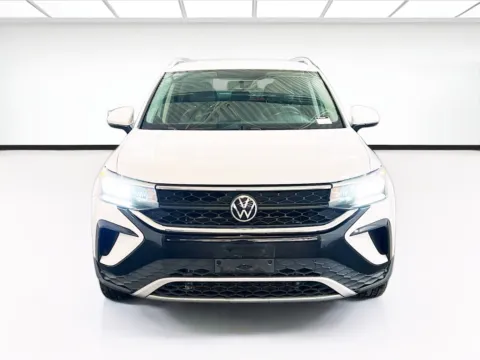 Photos of 2022 Volkswagen Taos SE for sale in Chandler, AZ at STG Auto Group of Chandler