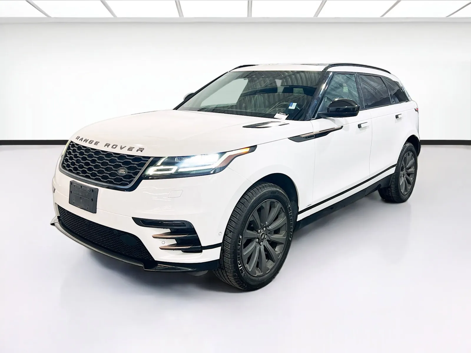 White 2019 Land Rover Range Rover Velar R-Dynamic SE for sale in Chandler, AZ