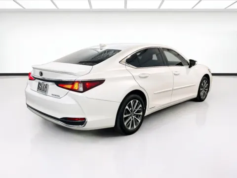 More photos of 2022 Lexus ES 300h at STG Auto Group of Chandler, AZ