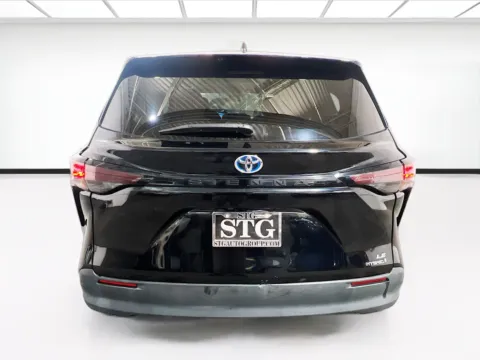 More photos of 2024 Toyota Sienna LE at STG Auto Group of Chandler, AZ
