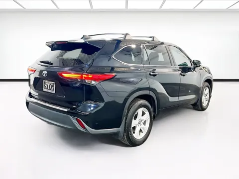 More photos of 2022 Toyota Highlander LE at STG Auto Group of Chandler, AZ