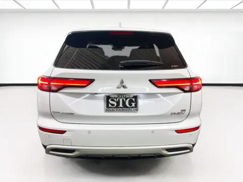 More photos of 2023 Mitsubishi Outlander PHEV SE at STG Auto Group of Chandler, AZ