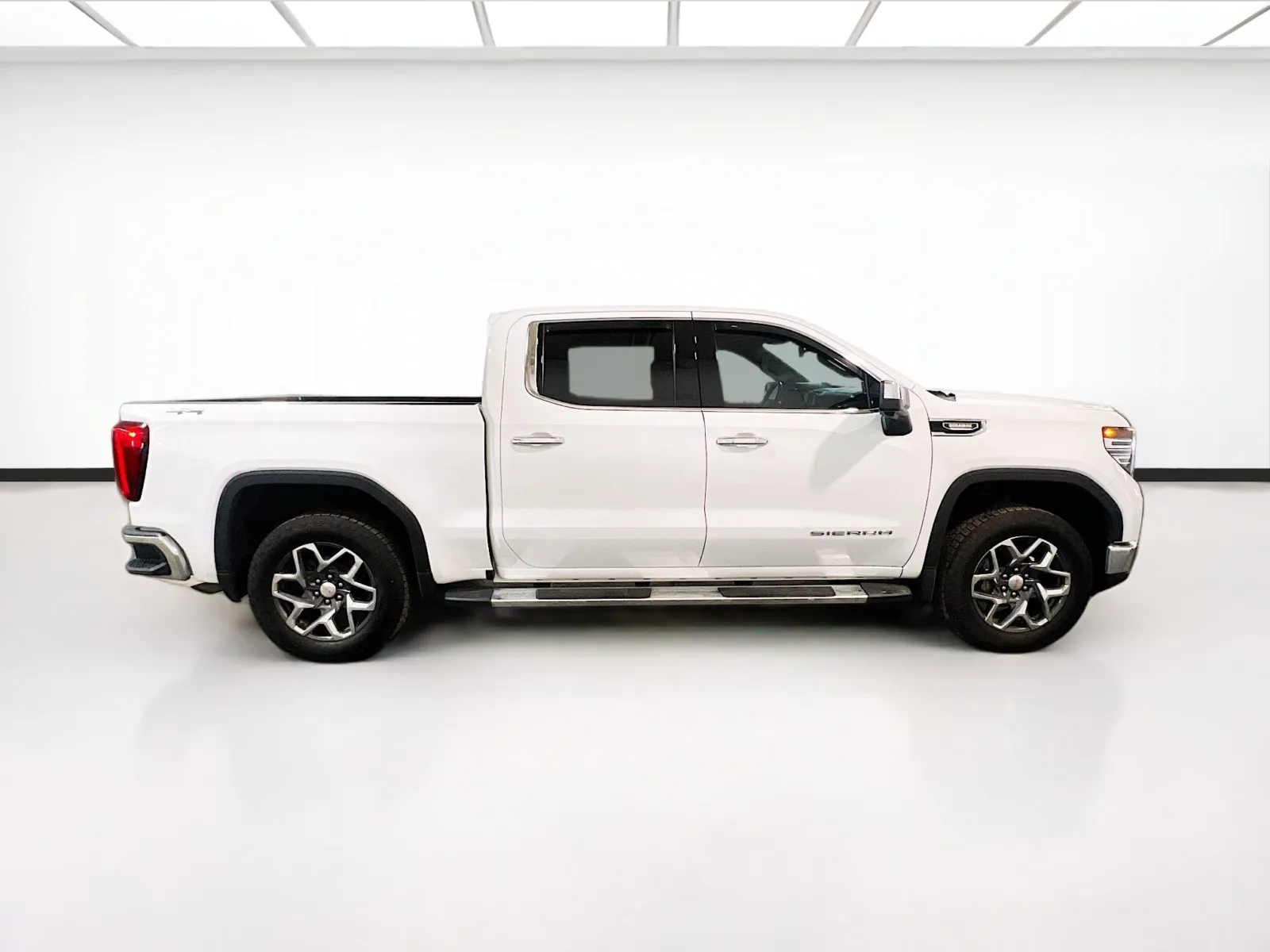 2022 GMC Sierra 1500 SLT - Photo 22