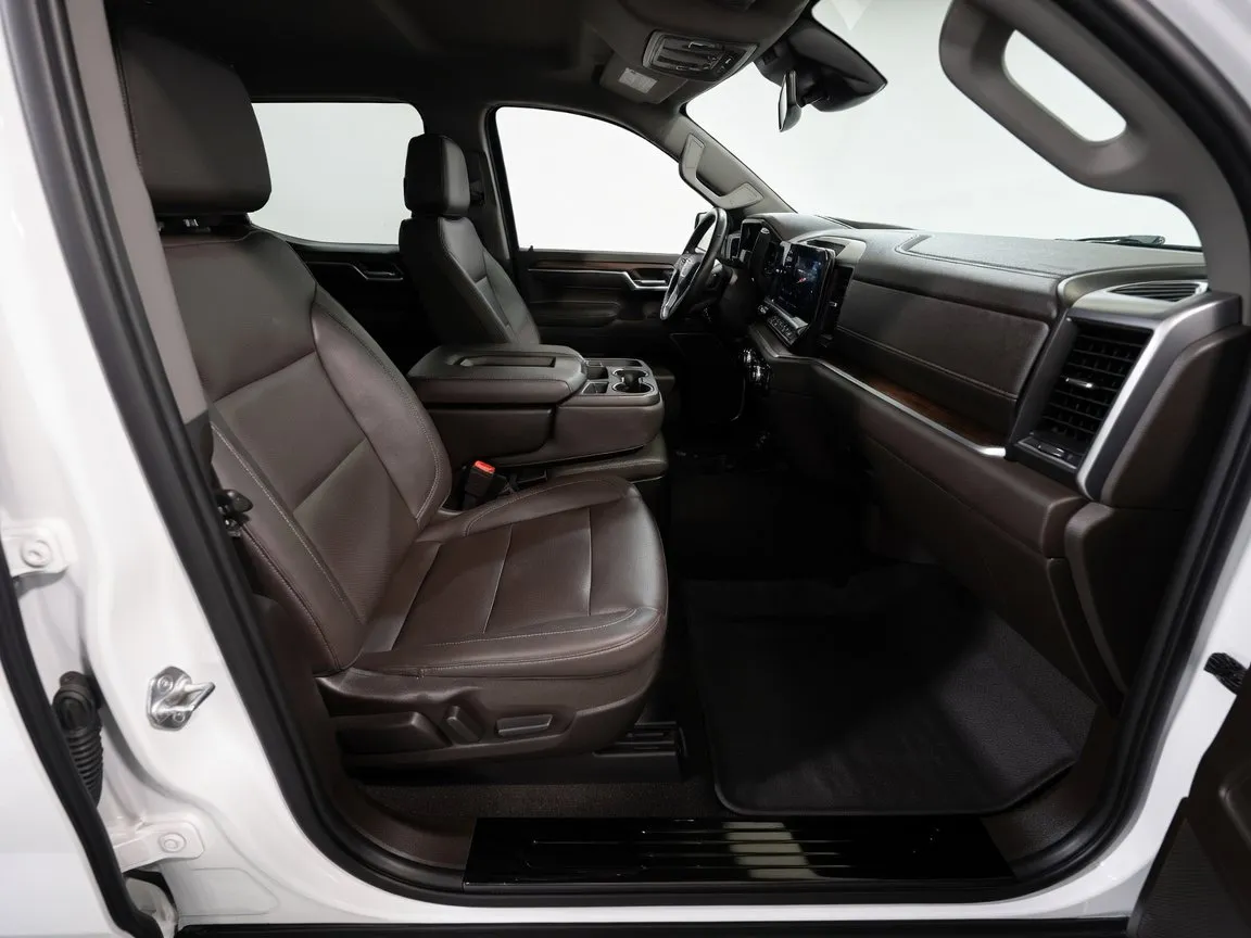 2022 GMC Sierra 1500 SLT - Photo 4