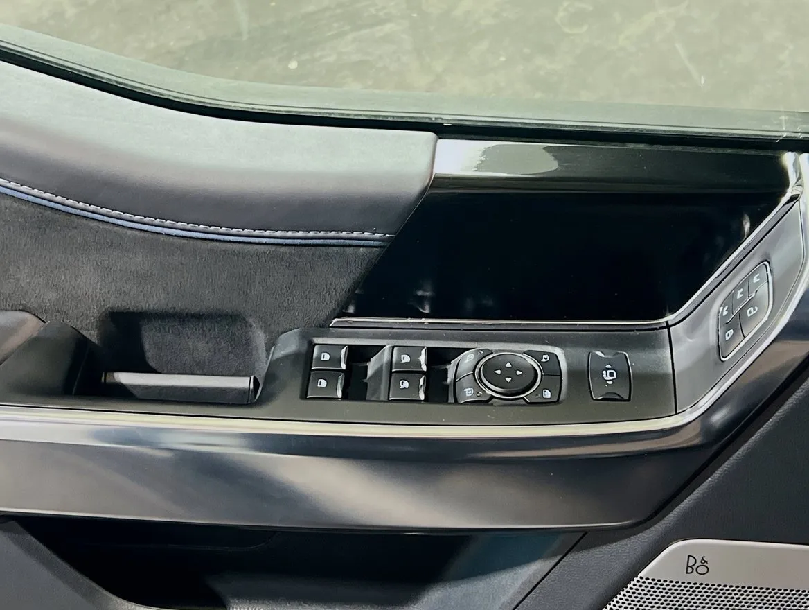 2025 Ford F-150 Platinum - Photo 14