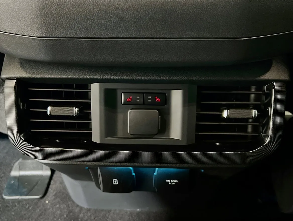 2025 Ford F-150 Platinum - Photo 19
