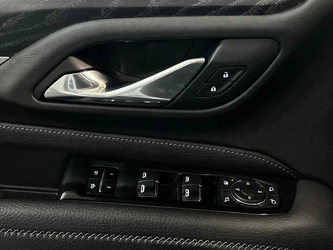 2024 GMC Yukon Denali - Photo 14