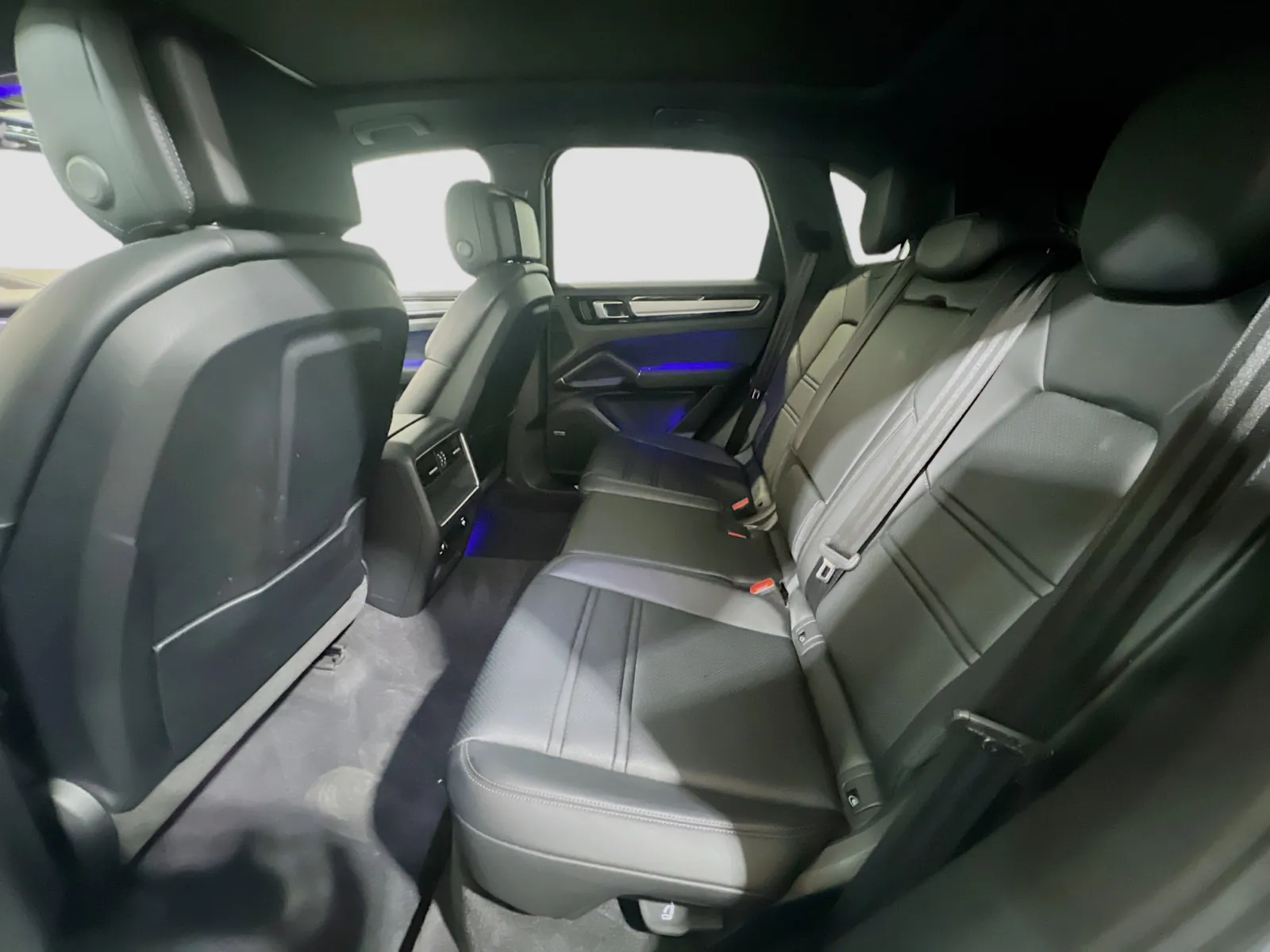 2022 Porsche Cayenne Base - Photo 19