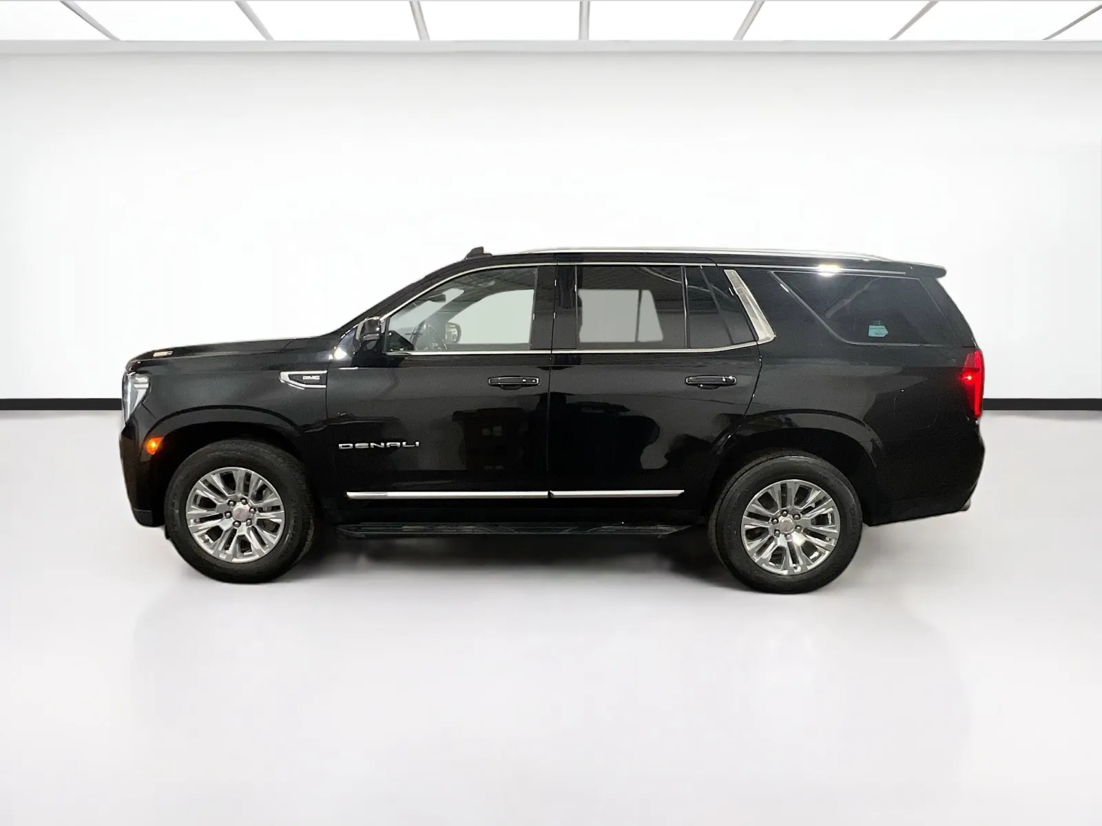2024 GMC Yukon Denali - Photo 23