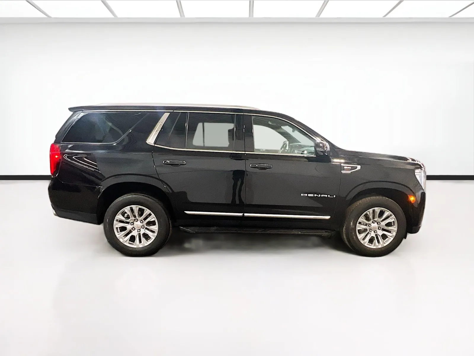 2024 GMC Yukon Denali - Photo 24