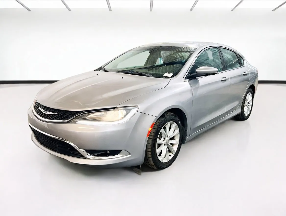 2015 Chrysler 200 C's photo