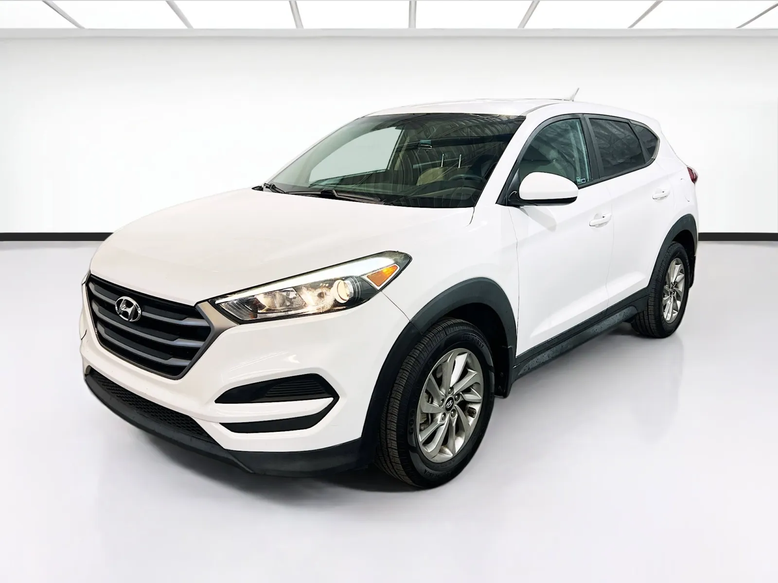 White 2016 Hyundai Tucson SE for sale in Chandler, AZ