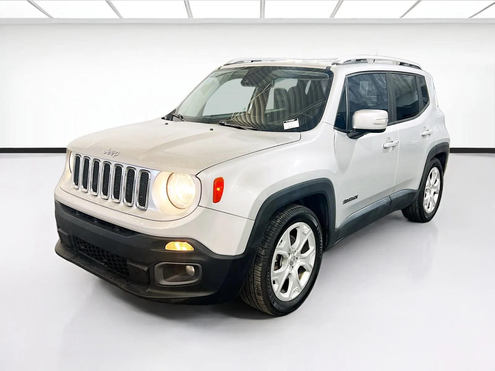 Silver 2017 Jeep Renegade Limited for sale in Chandler, AZ