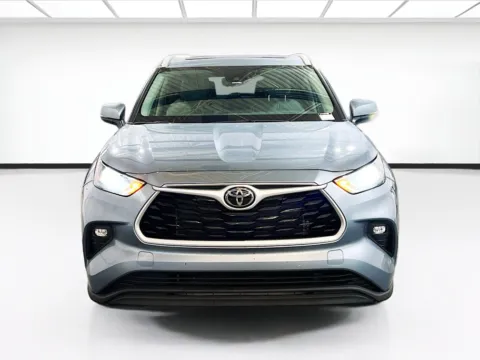 Photos of 2022 Toyota Highlander XLE for sale in Chandler, AZ at STG Auto Group of Chandler