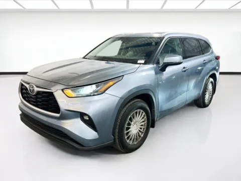 Green 2022 Toyota Highlander XLE for sale in Chandler, AZ