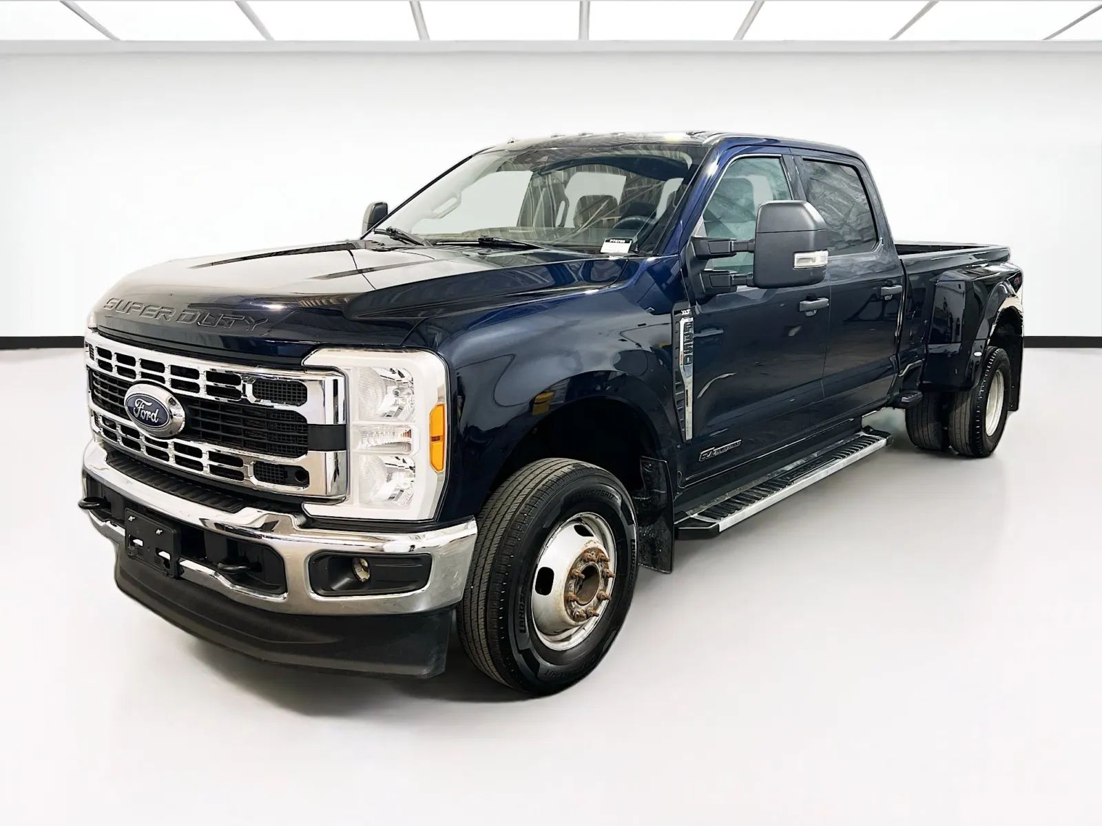 Blue 2023 Ford Super Duty F-350 DRW XLT for sale in Chandler, AZ