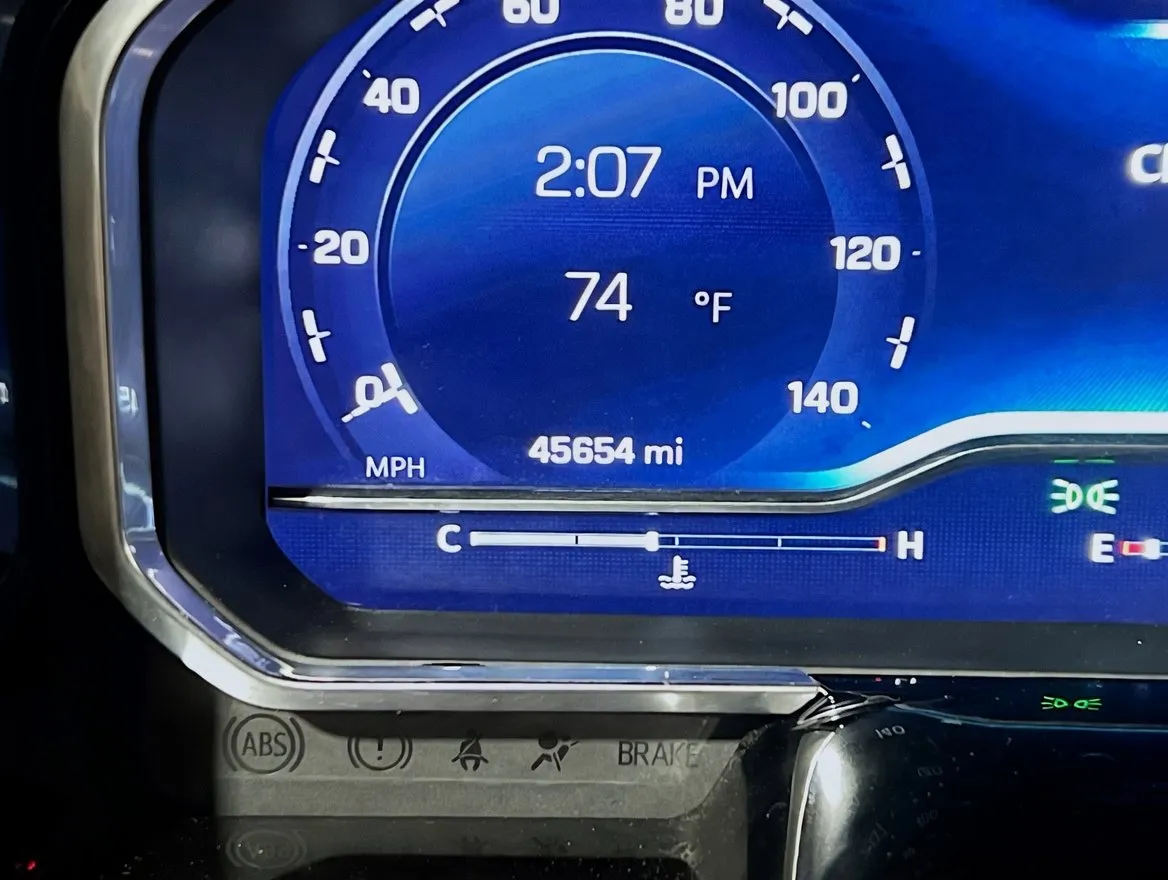 2025 Chevrolet Silverado 2500HD ZR2 - Photo 8