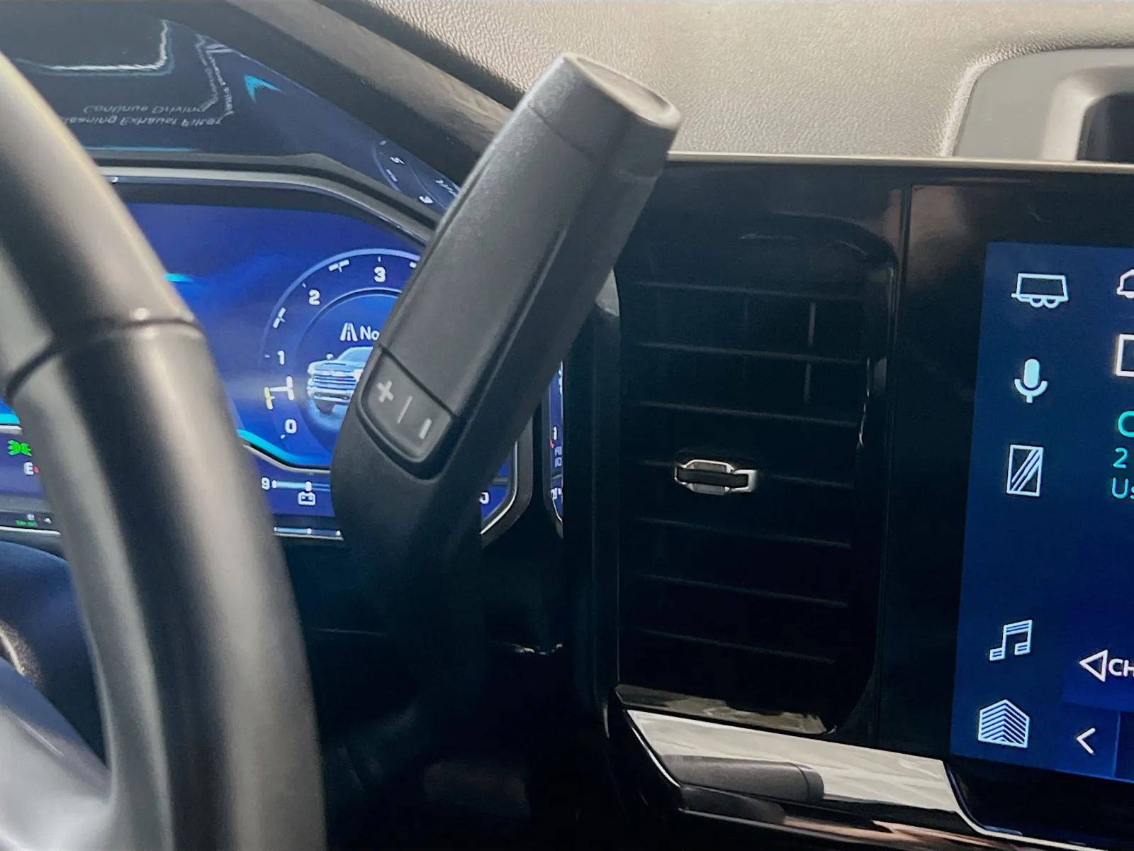 2025 Chevrolet Silverado 2500HD ZR2 - Photo 12